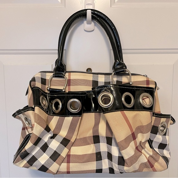 Authentic Burberry Purse - Picture 1 of 13